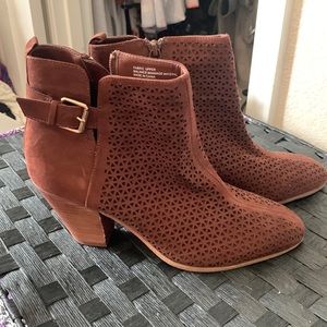 Violet & Red brown rust faux suede ankle booties size 10. New w/o tags